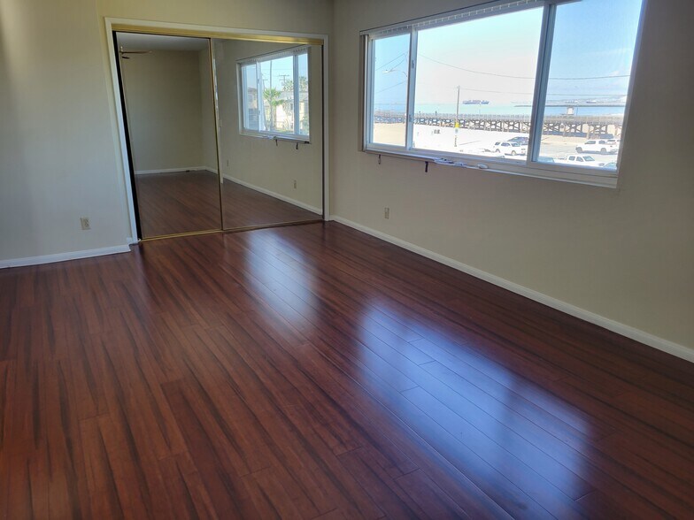 Building Photo - 1001 Seal Way