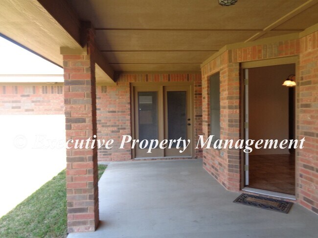 Building Photo - 2401 Terry Dr