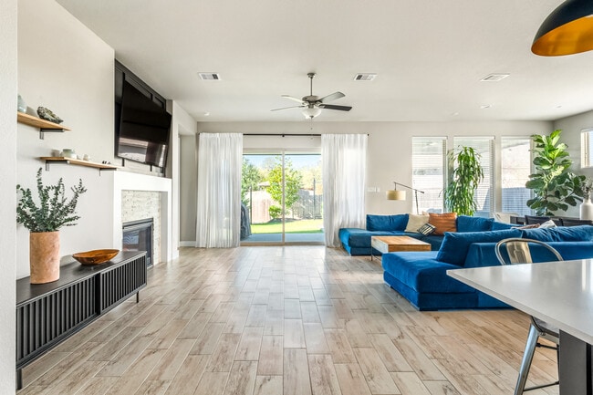 Building Photo - 124 Mendocino Ln