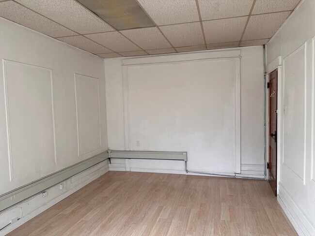 Building Photo - 854-855 55th St