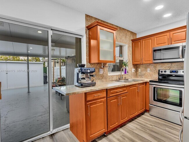 Building Photo - 7879 NW 193rd Ter