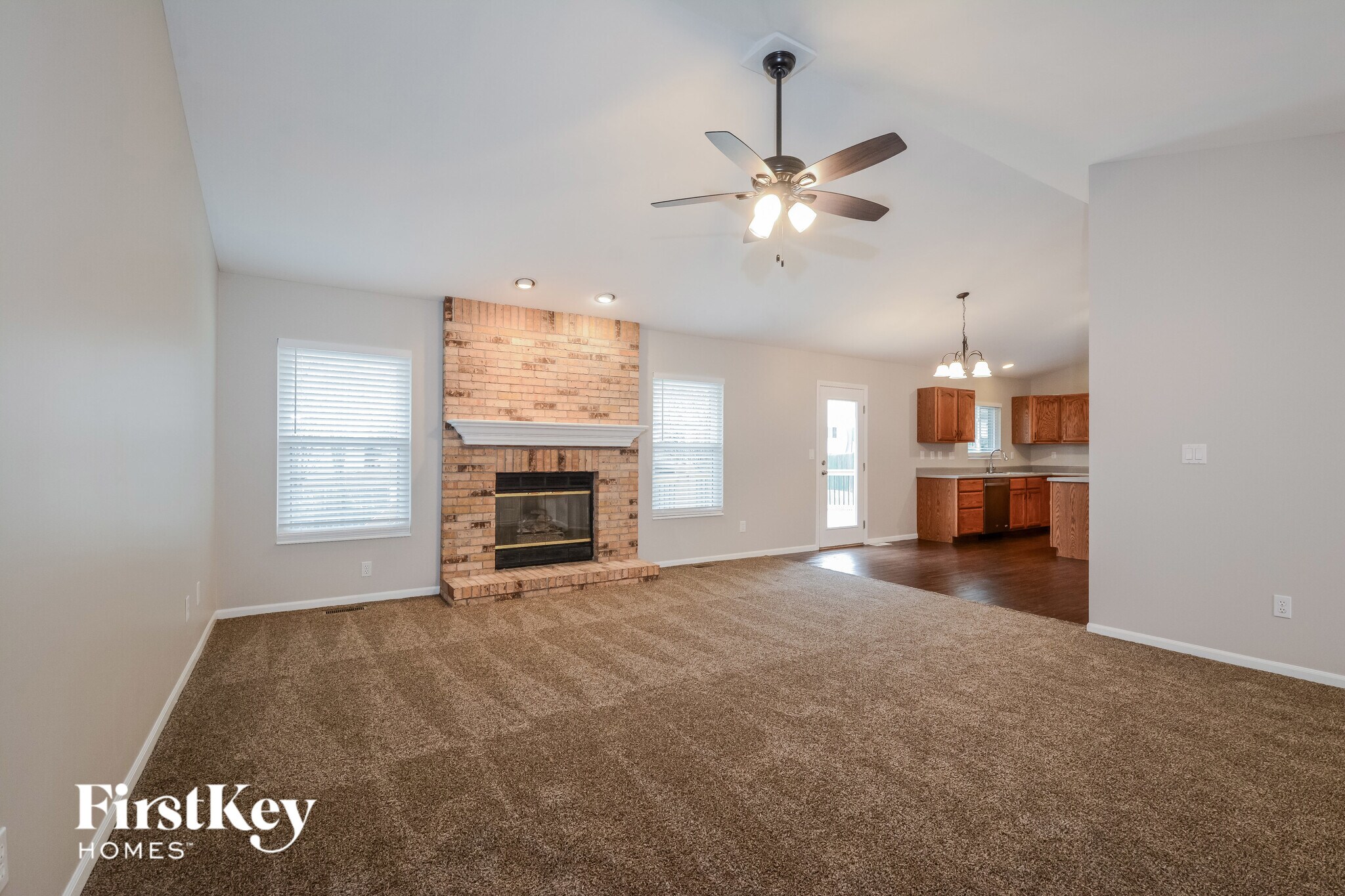 Building Photo - 10 Kingsmont Ct