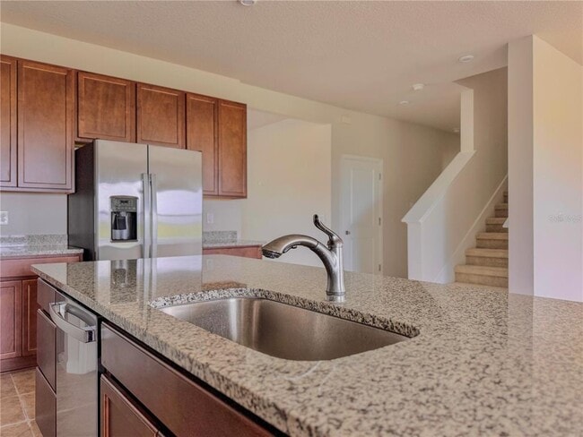 Building Photo - 2048 Airedale Wy