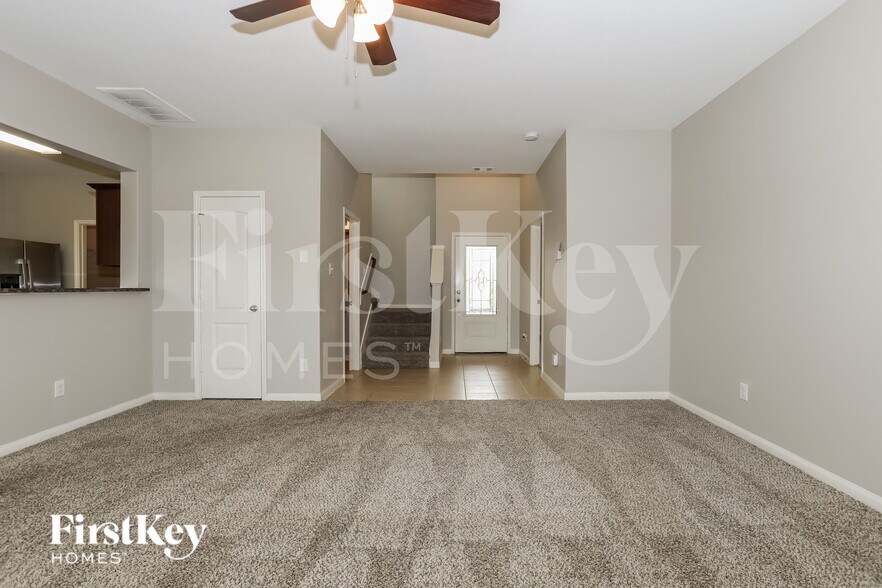 Building Photo - 20718 Round Key Dr