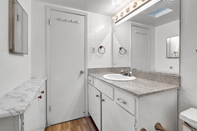 Building Photo - 800 Post Oak Blvd