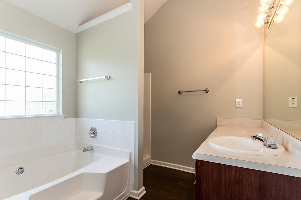 Building Photo - 412 Peterson Dr