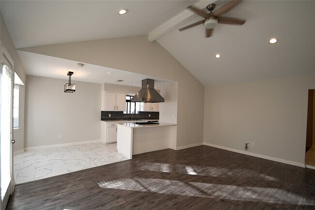 Building Photo - 9243 Friendship Rd