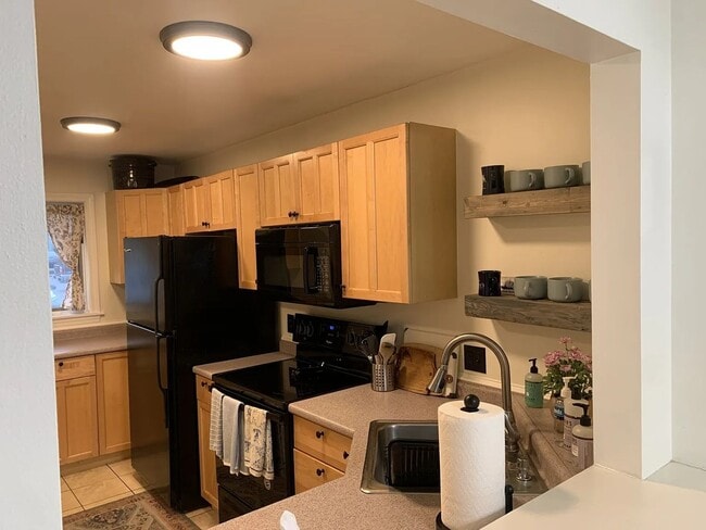 Building Photo - Spacious 2BR/1.5BA w/ Loft Available Now!!!