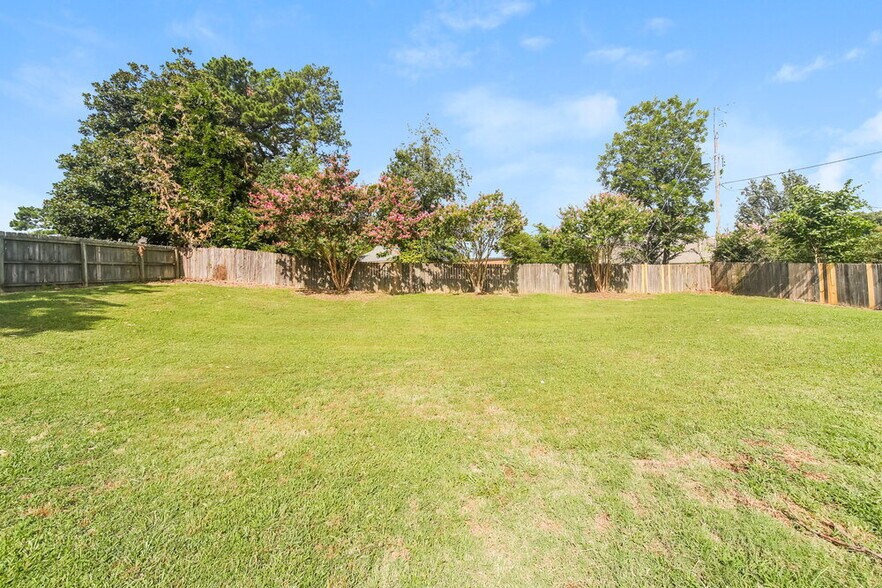 Building Photo - 5417 Riverdale Rd