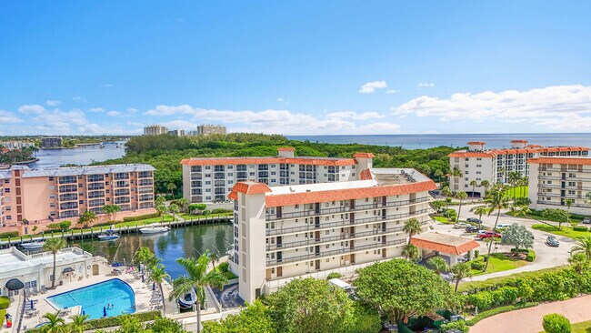 Building Photo - 2871 N Ocean Blvd
