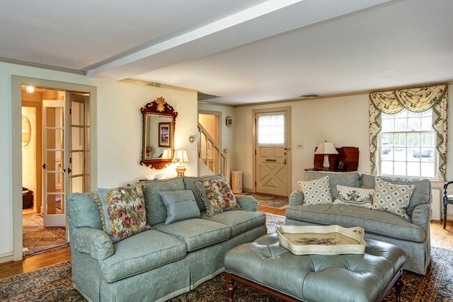 Building Photo - 148 Heritage Rd