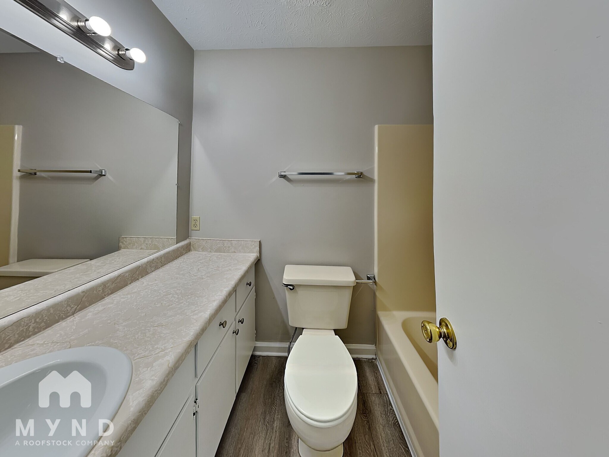 Building Photo - 305 Burlwood Ct