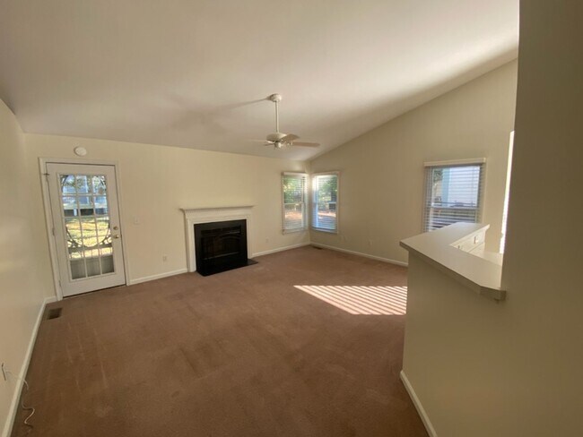 Building Photo - 4810 Heritage Woods Ct