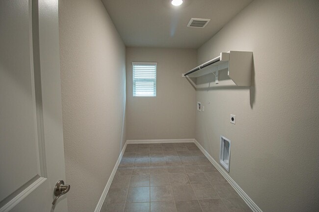 Building Photo - 3505 Riviera Ct