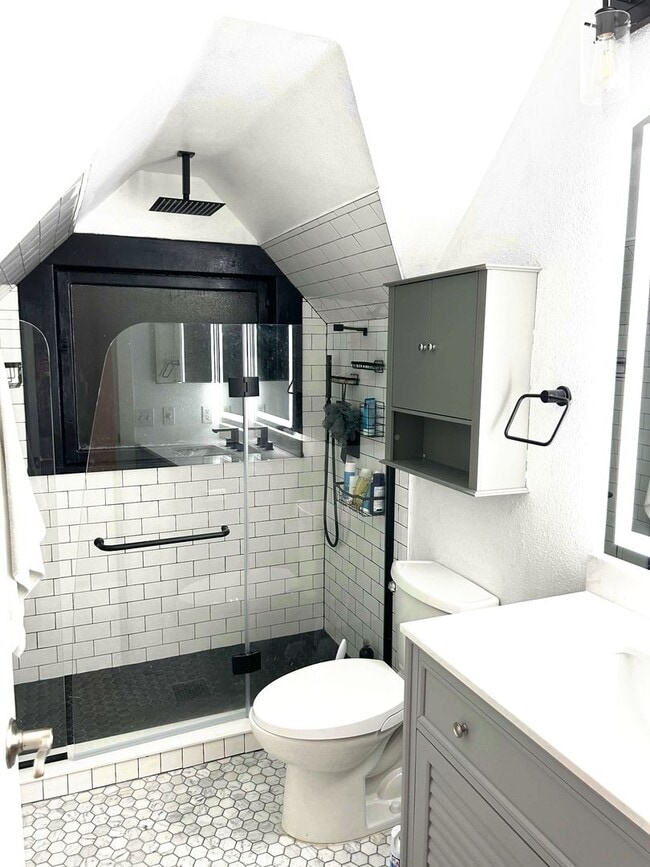 Building Photo - Quiet Corner of Capitol Hill in a Classic, Beautiful Home