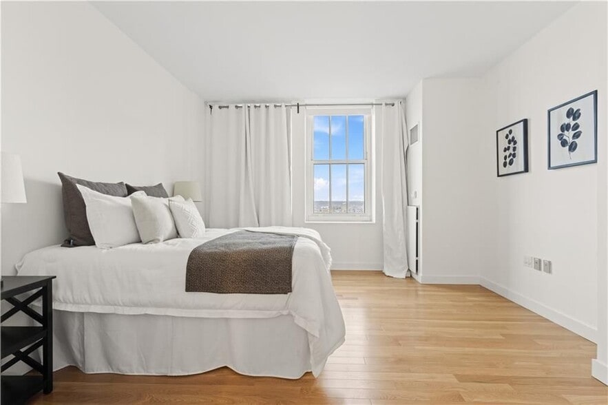 Building Photo - 1 W Exchange St