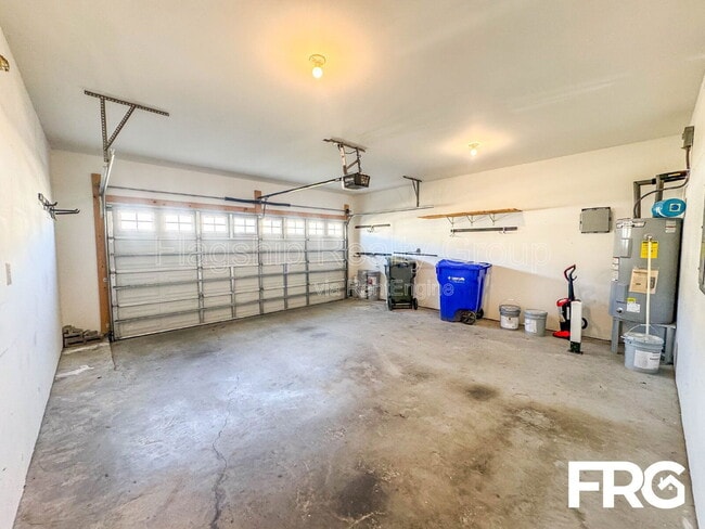 Building Photo - 1021 Jade Ln