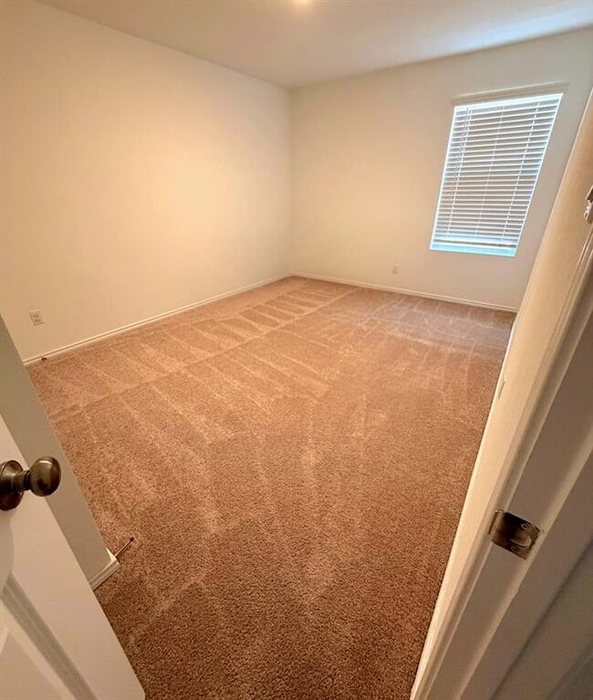 Building Photo - 2520 Four Waters Lp