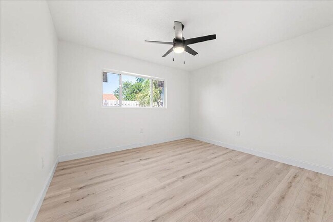 Building Photo - Stunning Newly Rehabbed Single-Family Home — Modern Design • Near Beach, Shopping & Dining!