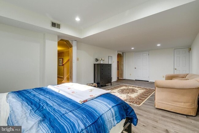 Building Photo - 12400 Bennett Rd