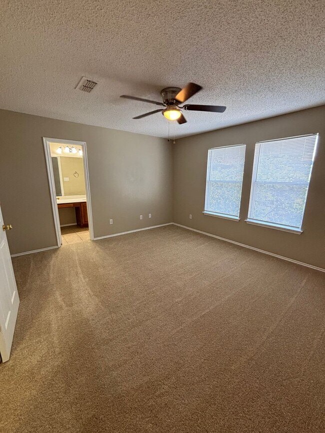 Building Photo - 7533 Kings Tr