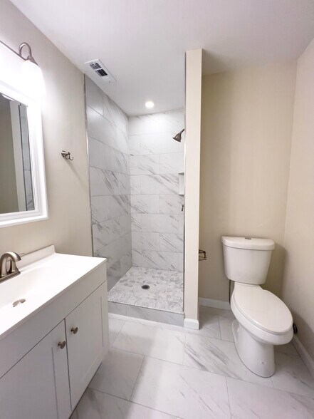 Hall Bath - 113 S 3rd St