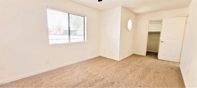 Building Photo - 220 S Paloma