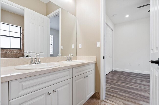 Building Photo - 3974 NW 82nd Dr