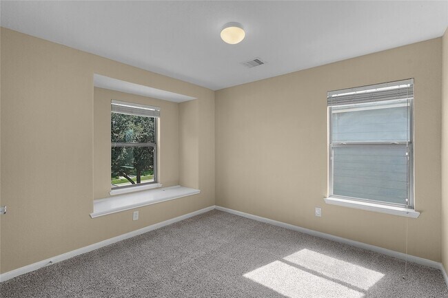 Building Photo - 18743 Westgate Park Dr