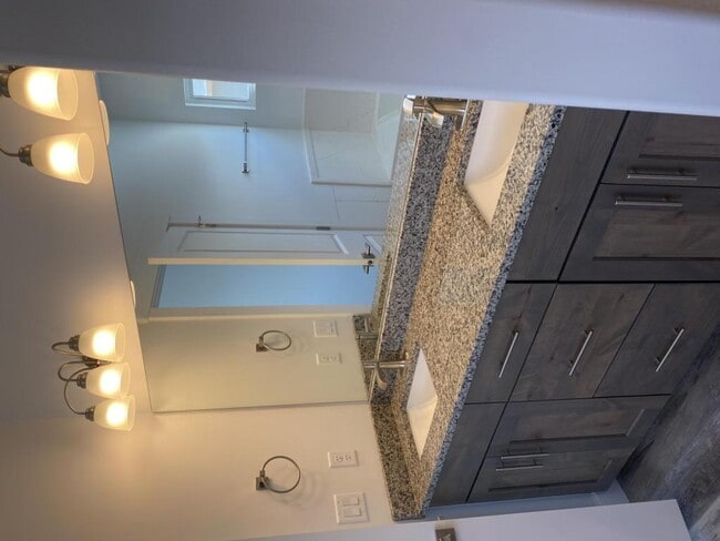 Building Photo - 2104 3125 W