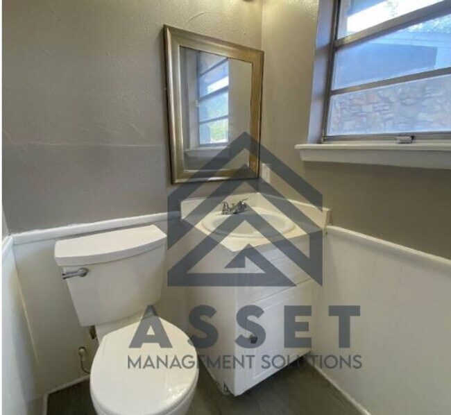 Building Photo - RENT TO OWN – Midwest City, OK