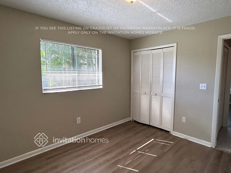 Building Photo - 1012 SE 42nd Ln