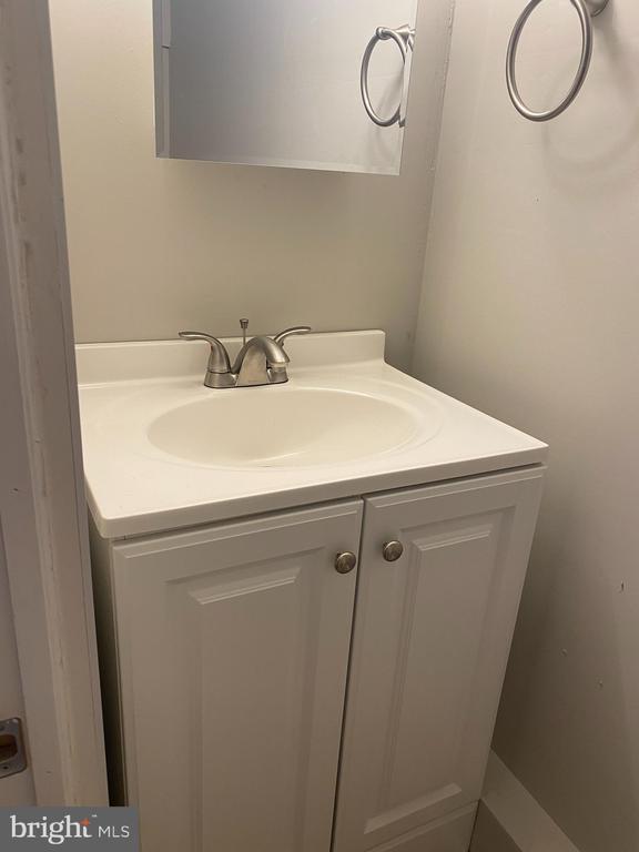 Building Photo - 404 New Rd