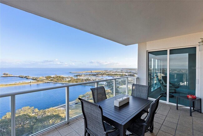 Building Photo - 400 Beach Dr NE