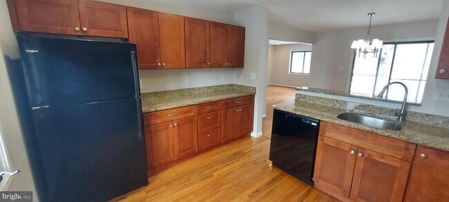 Building Photo - 9505 Fern Hollow Way