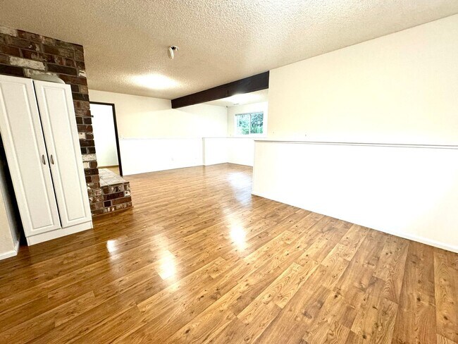 Building Photo - Charming 1-Bedroom 1 bath duplex in Gig Harbor