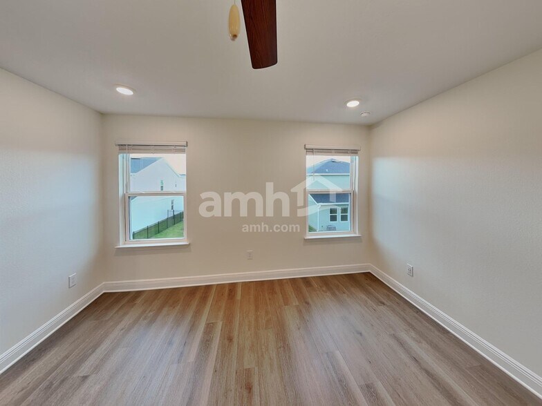 Building Photo - 5986 Pinewood Ests Dr