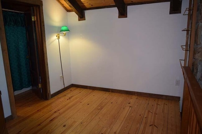 Building Photo - Sugar Mountain Cabin Home! Large, Finished Basement!