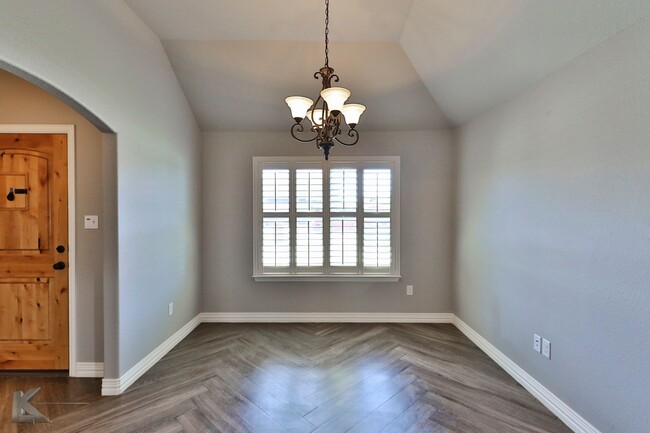 Building Photo - 3/2/2 in Butterfield Meadows!