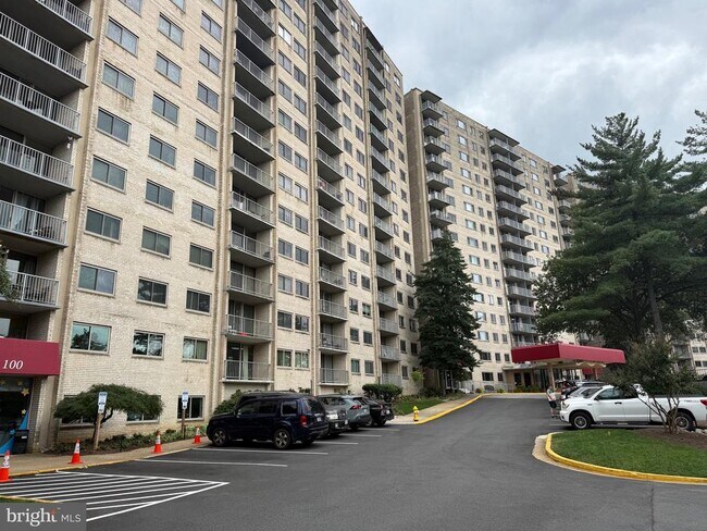 Building Photo - 2500 N Van Dorn St