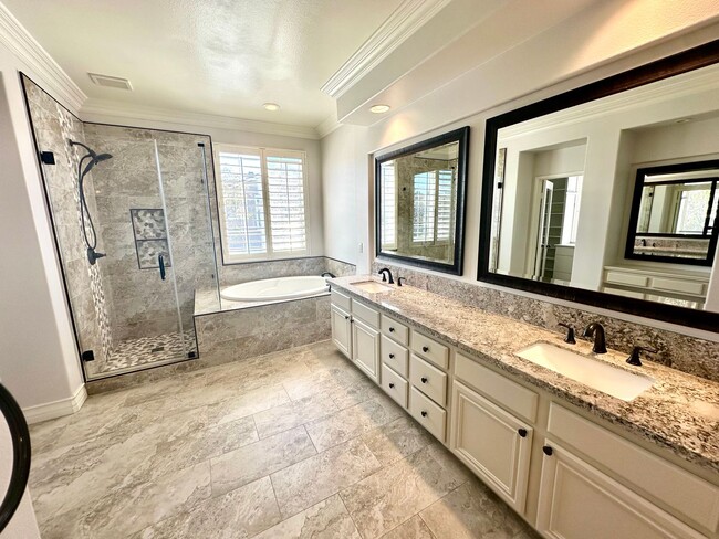 Building Photo - 4 bedroom beautiful Irvine home in gated N...