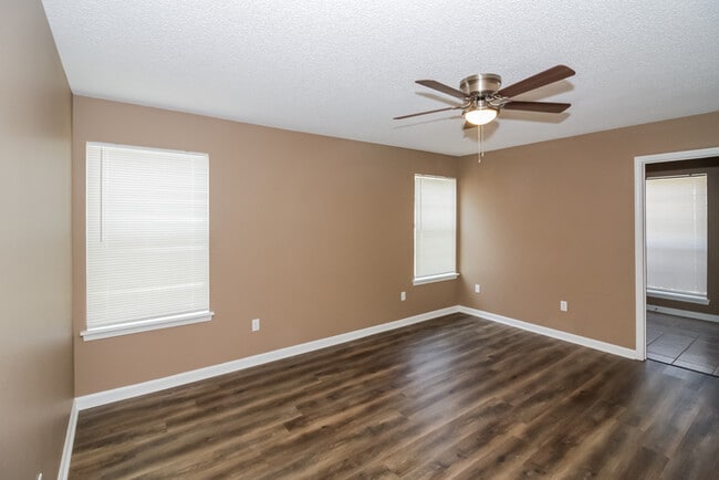 Building Photo - 2705 Timbermist Cir