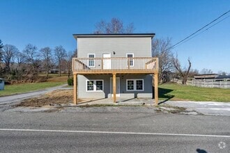 Building Photo - 1611 Chinquapin Grove Rd