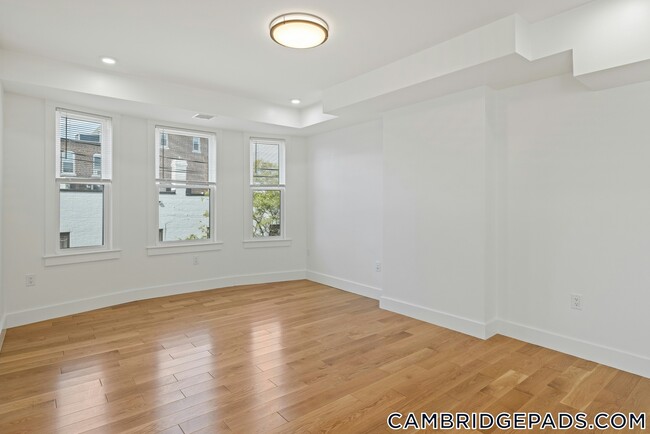 Building Photo - 406 Columbia St