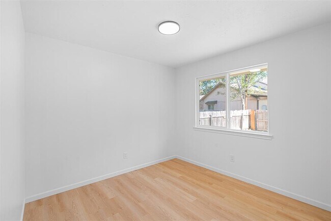 Building Photo - 16307 Essex Cove