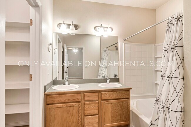 Building Photo - 1132 Canyon Meadow Dr