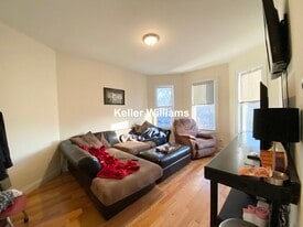 Building Photo - 31 Edison Grn