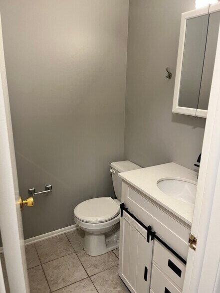 Building Photo - 33803 Electric Blvd