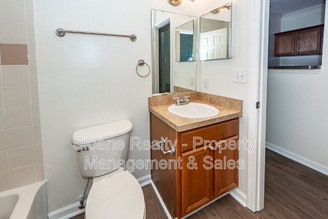 Building Photo - 45 Sycamore Ave