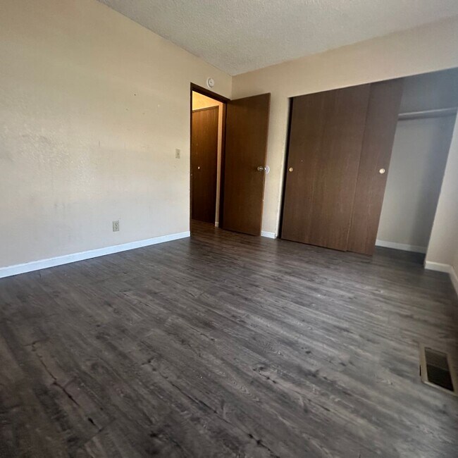 Building Photo - 281 Quail Wy